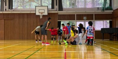 プロサッカープレイヤーで元ネパール代表のサントス選手による「スペシャルトレーニング」”Special training” by a professional soccer player, Santosh