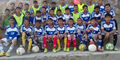 カトマンズの学校のサッカークラブにサッカーボールを寄付！We donated soccer balls to the Kathmandu school