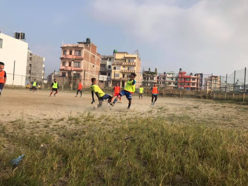 思いっきり走った、蹴った！ダサイン親善試合　Enjoy running and kicking at Dashain friendly match