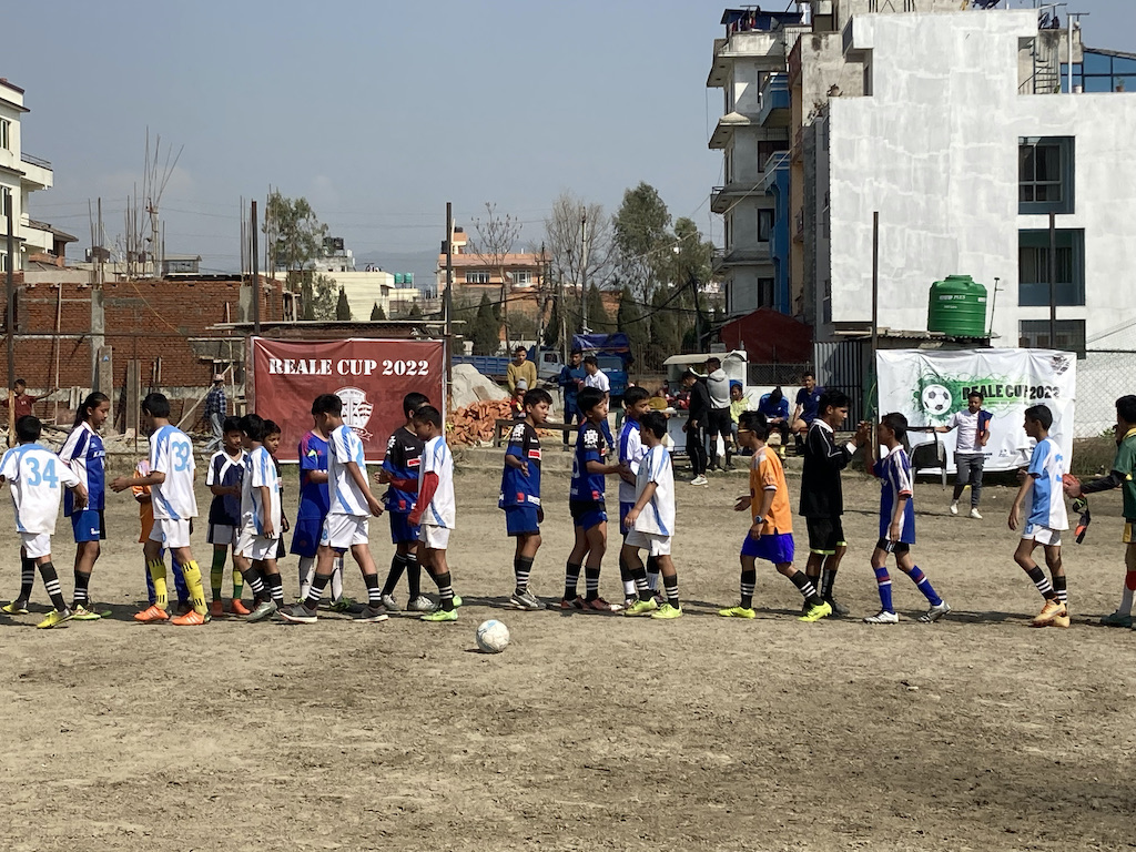 サッカーに関わる道はたくさんある！FCレアーレ・ネパールの試み