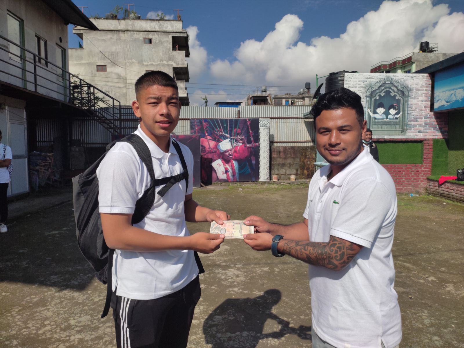 高校生のロハン選手が、FCレアーレ・ネパールに寄付！