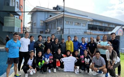 ネパールのAPF.FCの女子チームにサッカースパイクを寄付！