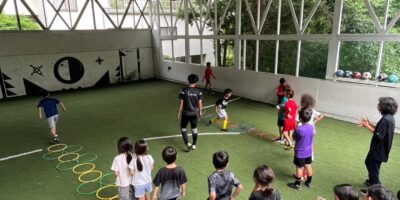 身体と頭を活性化させる運動教室 「エンジョイサッカースクール」スタート！