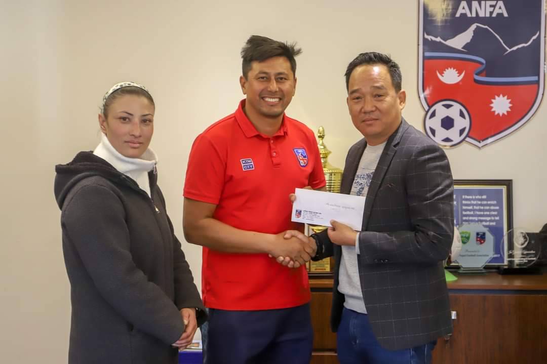 FC REALE・ネパールのバル・ゴパル監督が、U-19サッカーネパール女子代表チームの監督に就任！
